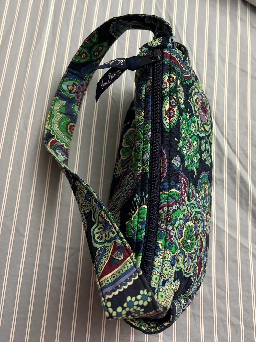 VERA BRADLEY SHOULDER BAG RETIRED PATTERN